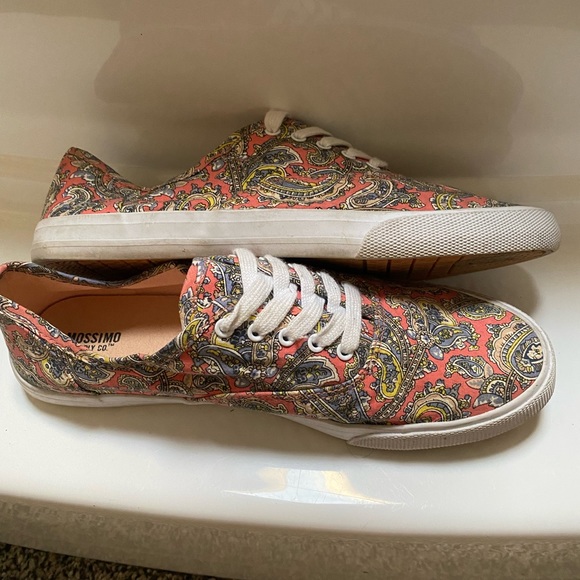Mossimo paisley print Ked-like shoes- size 10 - Picture 3 of 6